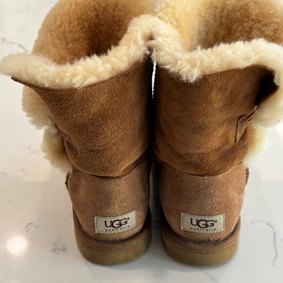 UGG Women's Bailey Button II Boot Chestnut Size 7 - Picture 5 of 8